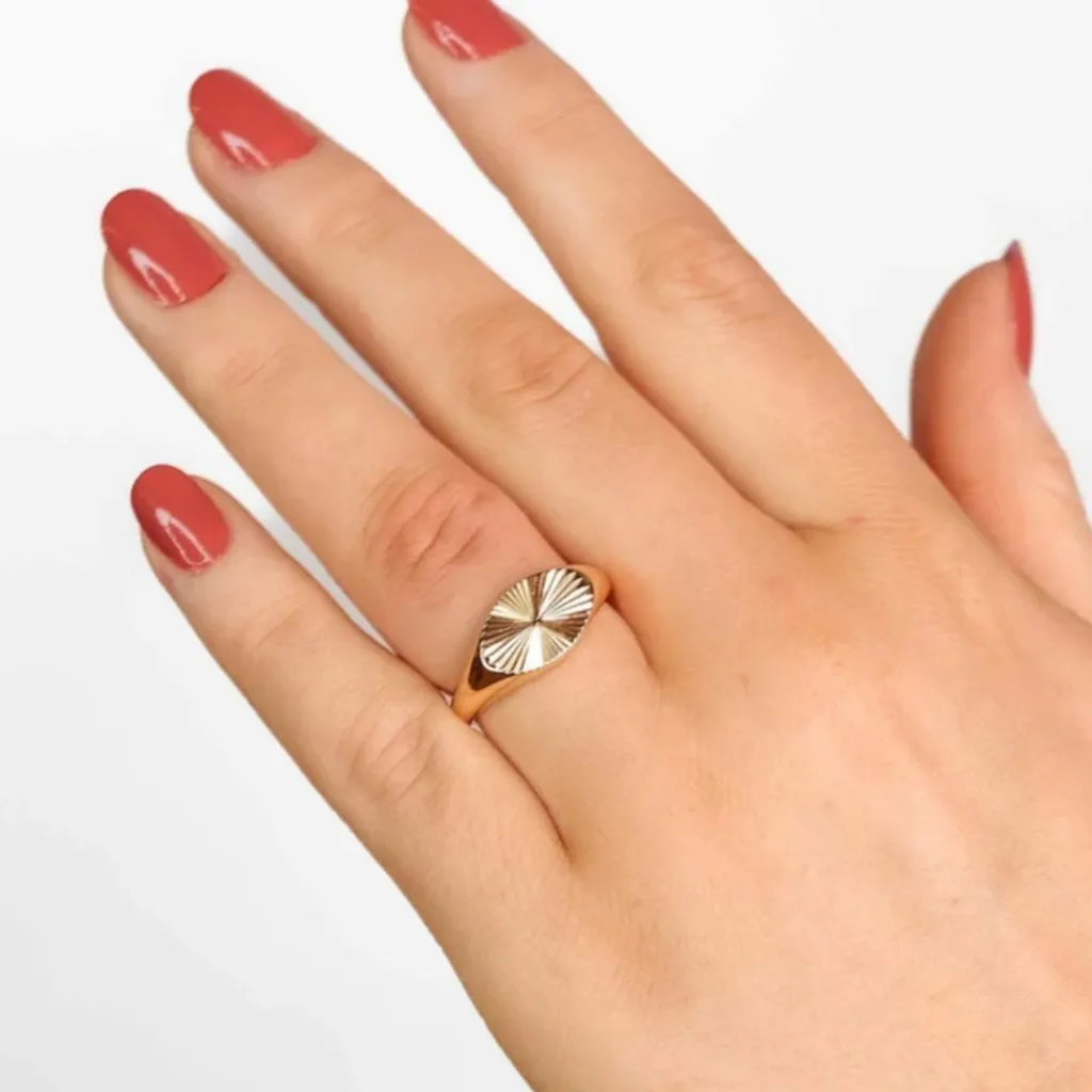 muun STUDIOS Sun Signet Oval Ring 18K belagt R025 - Guld Clearance